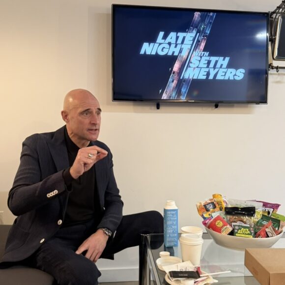 Mark Strong takes the political campaign to “Seth Meyers”.