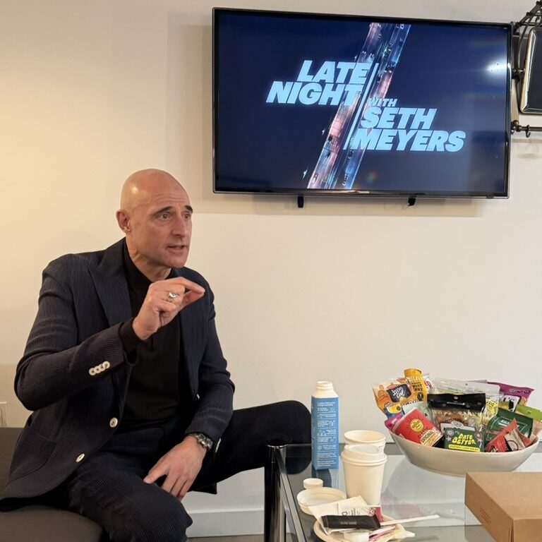 Mark Strong takes the political campaign to “Seth Meyers”.